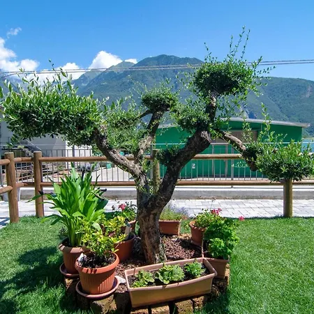 Emotion Mit Terrasse Am Apartment Dascio