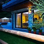Emotion Mit Terrasse Am Dascio