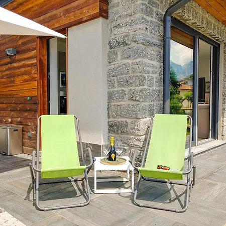 Emotion Mit Terrasse Am Dascio